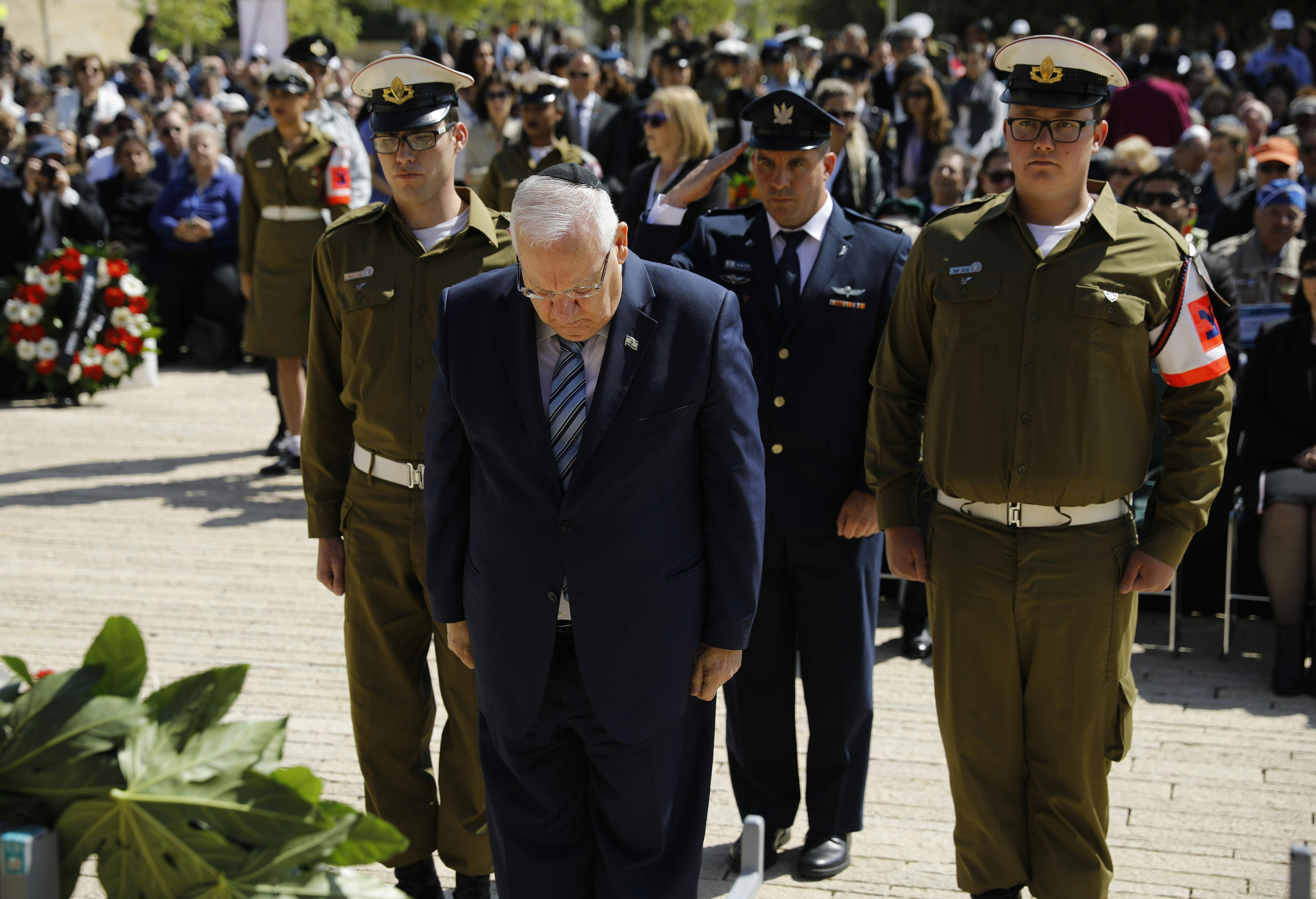 الرئيس الإسرائيلى يشارك فى احياء ذكرى الهولوكوست