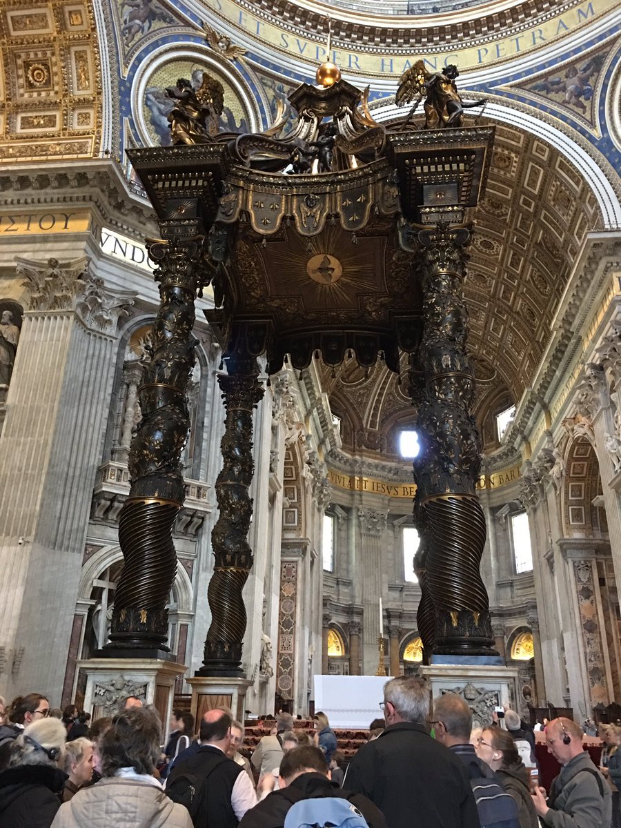 داخل كنيسة بطرس