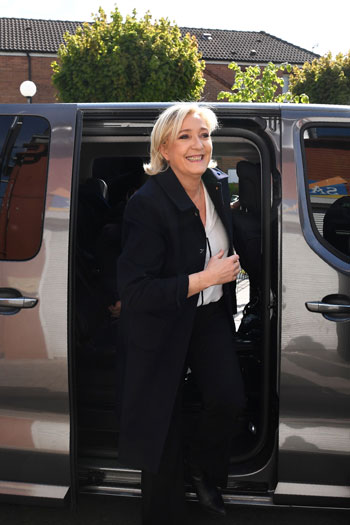 مارين لوبان تنطلق فى أولى جولات جولة الحسم لرئاسة فرنسا