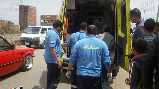   نقل المصابين لمستشفى كفر الشيخ العام