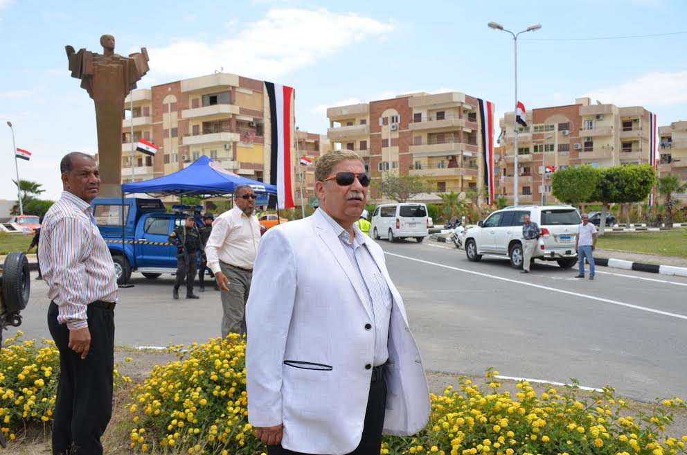 6- محافظ الإسماعيلية يتفقد  الشوارع الرئيسية  بالمحافظة