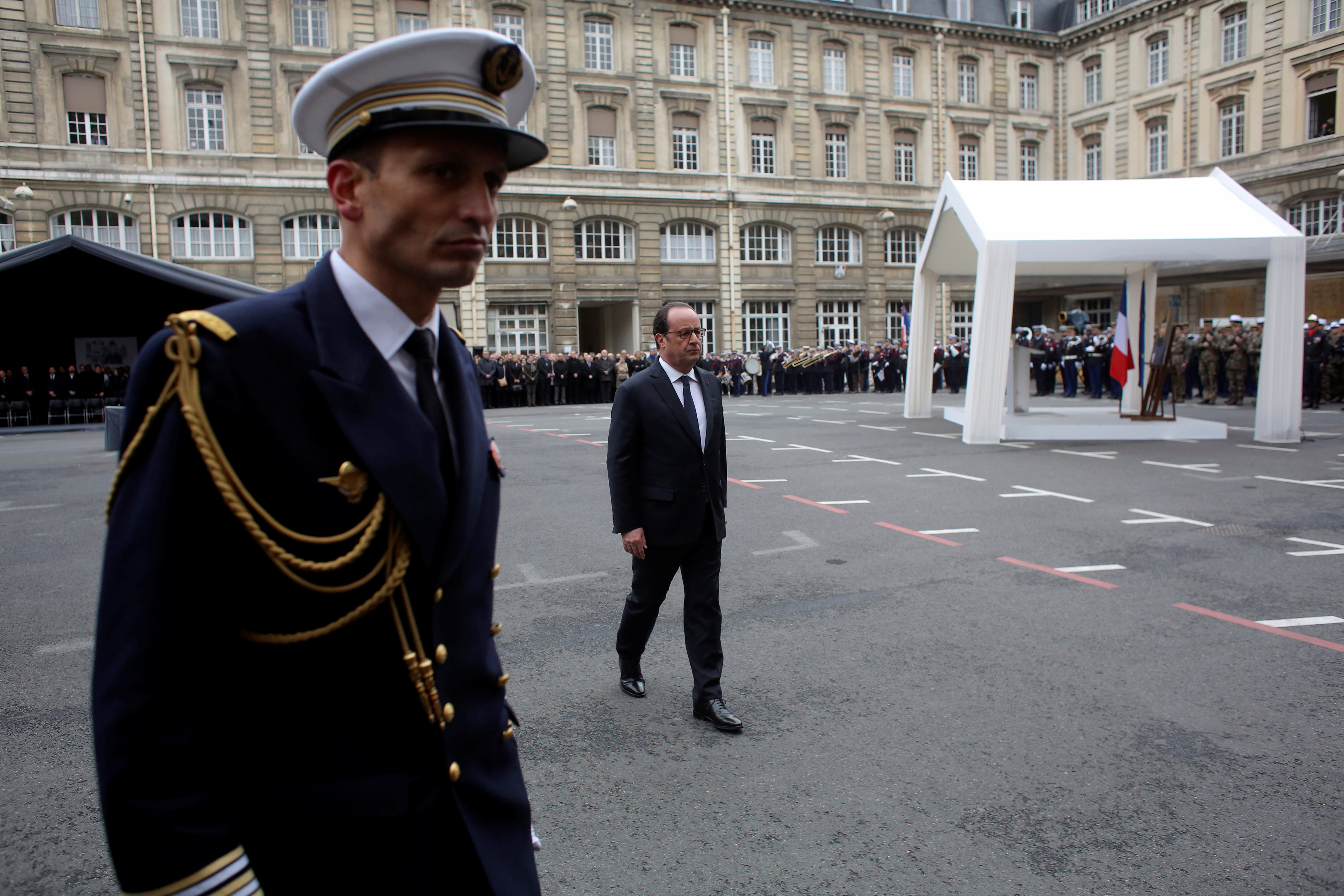 الرئيس الفرنسى فرانسوا هولاند يشارك فى مراسم التأبين
