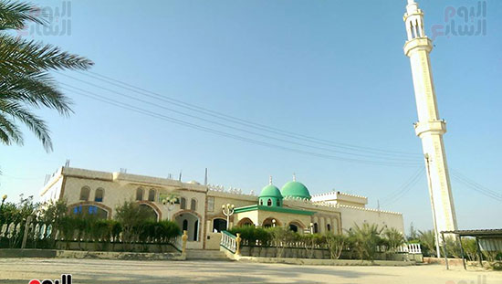 مسجد القرية ومقر ديوانها