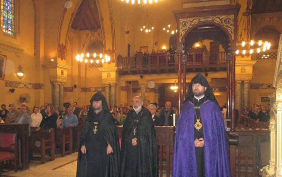 الجالية الأرمنية فى مصر تعقد قداسا لإحياء ذكرى مذابح الأرمن