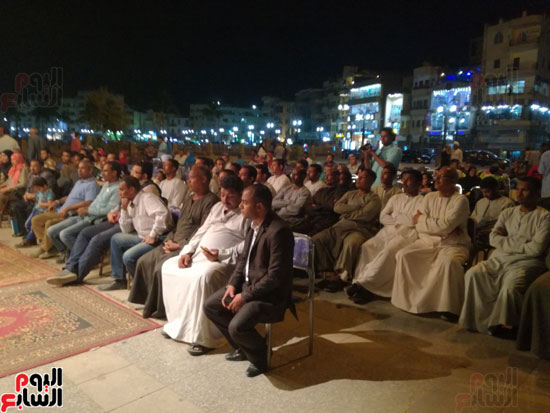 الأهالي بالأقصر في حضور مؤتمر دعم الشاعر حسن عامر