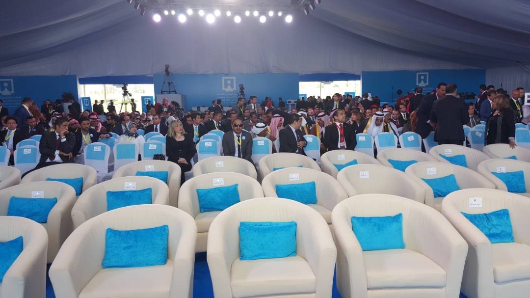 مقاعد الأمامية للمؤتمر الوطني بحضور الرئيس السيسي وكبار المسئولين