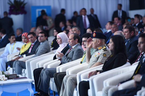 الرئيس السيسى بمؤتمر الشباب (6)