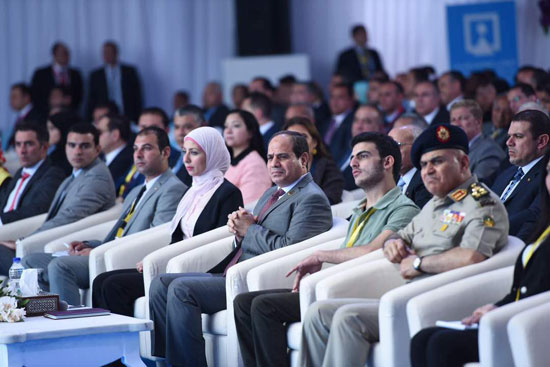 الرئيس السيسى بمؤتمر الشباب (2)