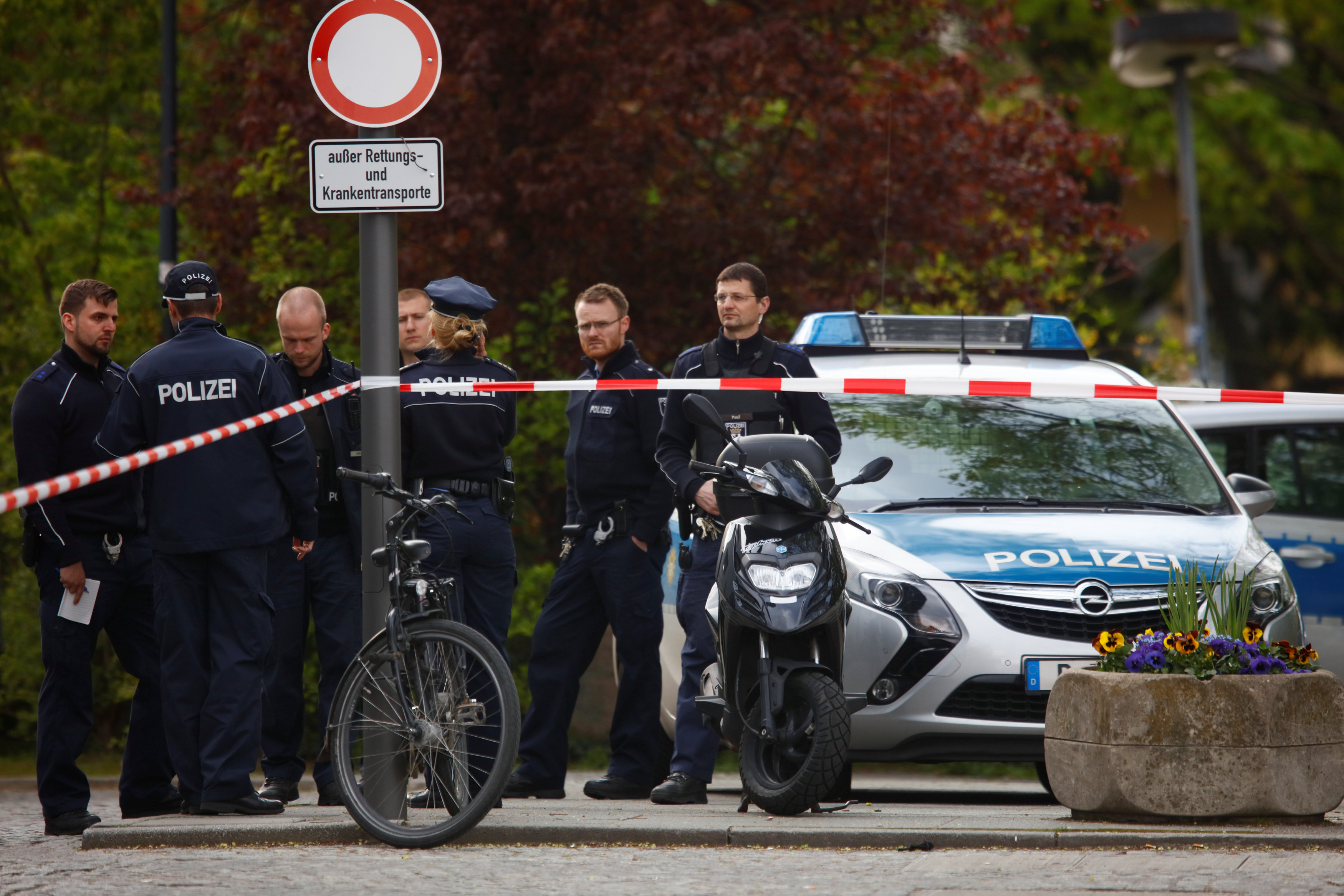 الشرطة الألمانية تصل إلى موقع الحادث