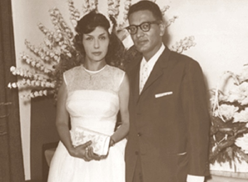 صورة زفاف سناء جميل والكاتب لويس جريس