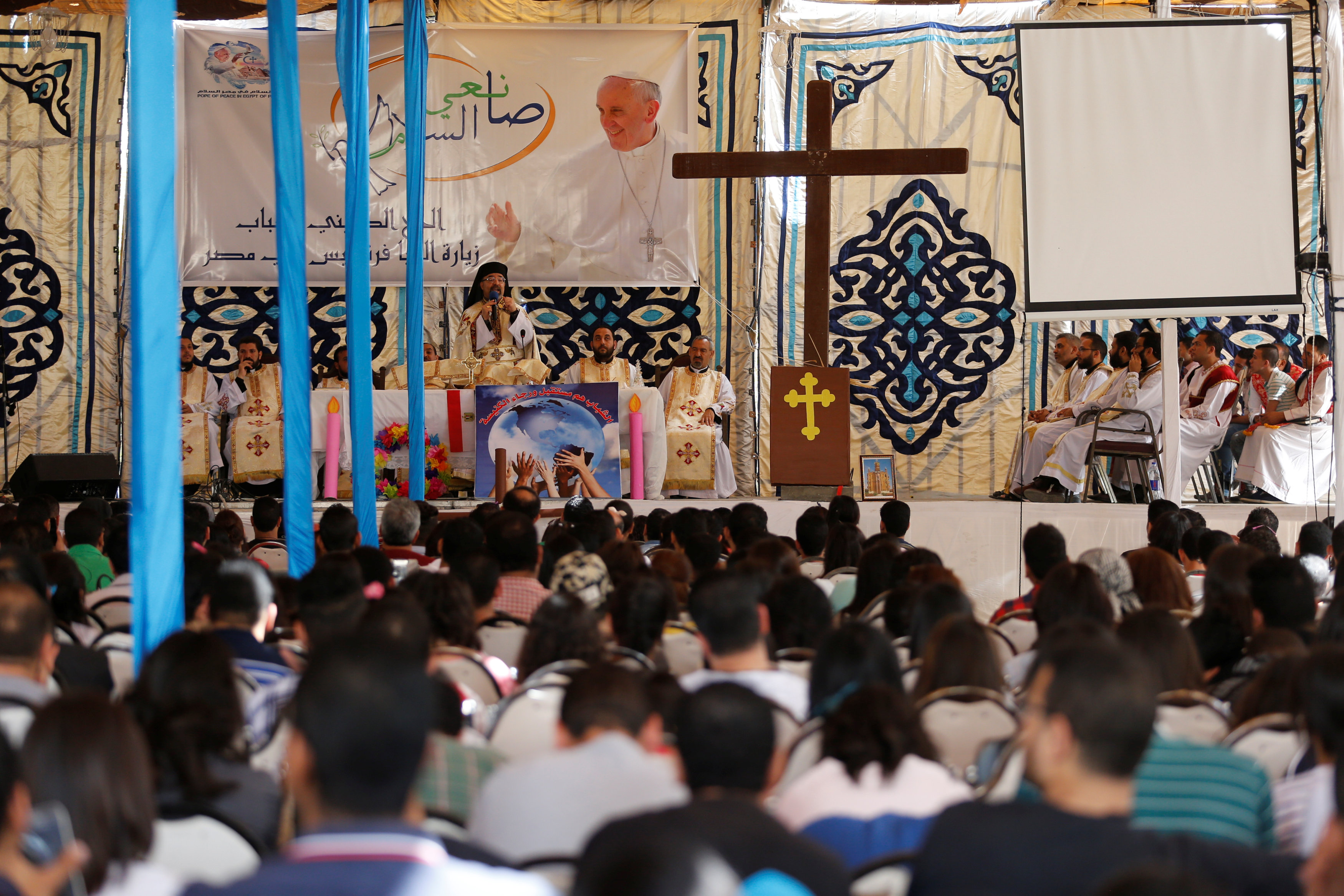 استعدادات الكنائس المصرية لاستقبال بابا الفاتيكان