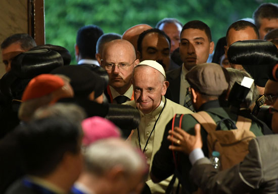 البابا الفاتيكان يزور الكاتدرائية المرقسية بالعباسية (24)