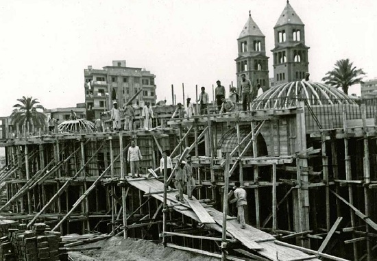 الكاتدرائية أثناء مرحلة الإنشاء