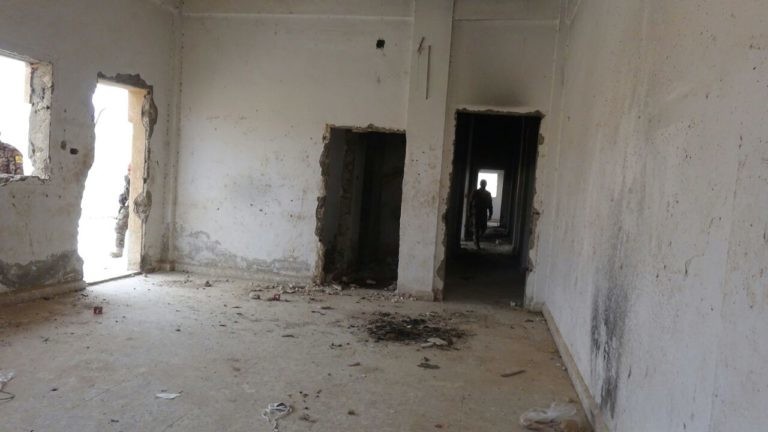 ممرات سجن داعش فى مدينة الطبقة السورية