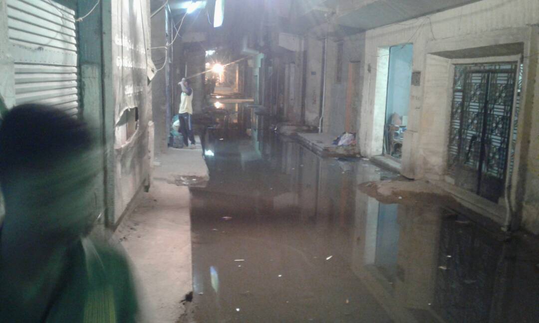 مياه الصرف تغرق شوارع عزبة المفتى (1)