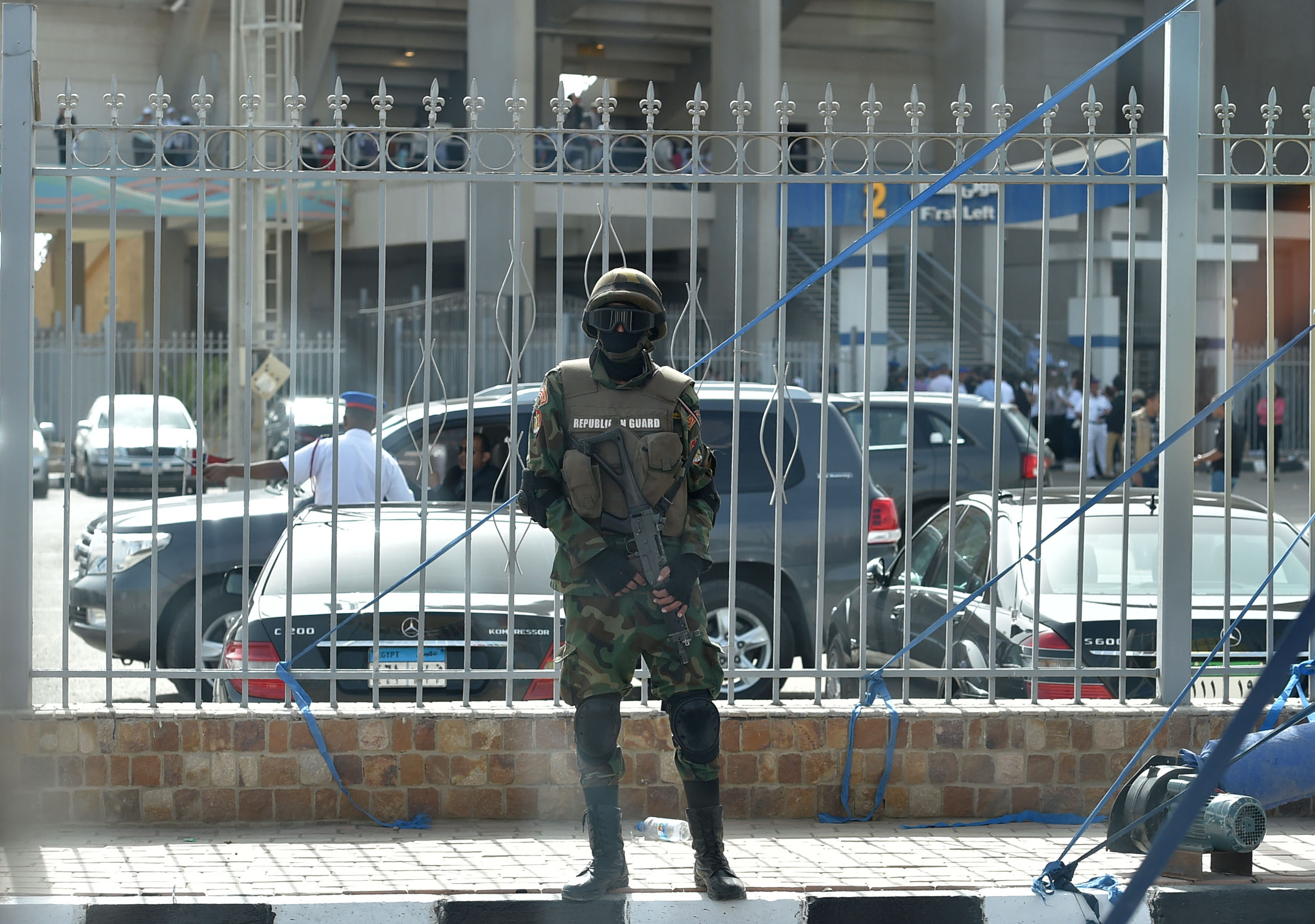 الحرس الجمهورى يؤمن ستاد الدفاع الجوى خلال قداس بابا الفاتيكان