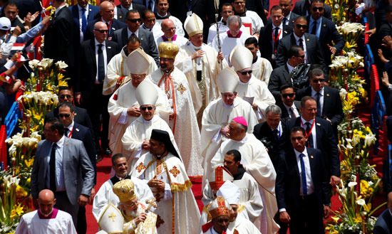 انتهاء مراسم صلاه بابا الفاتيكان (3)