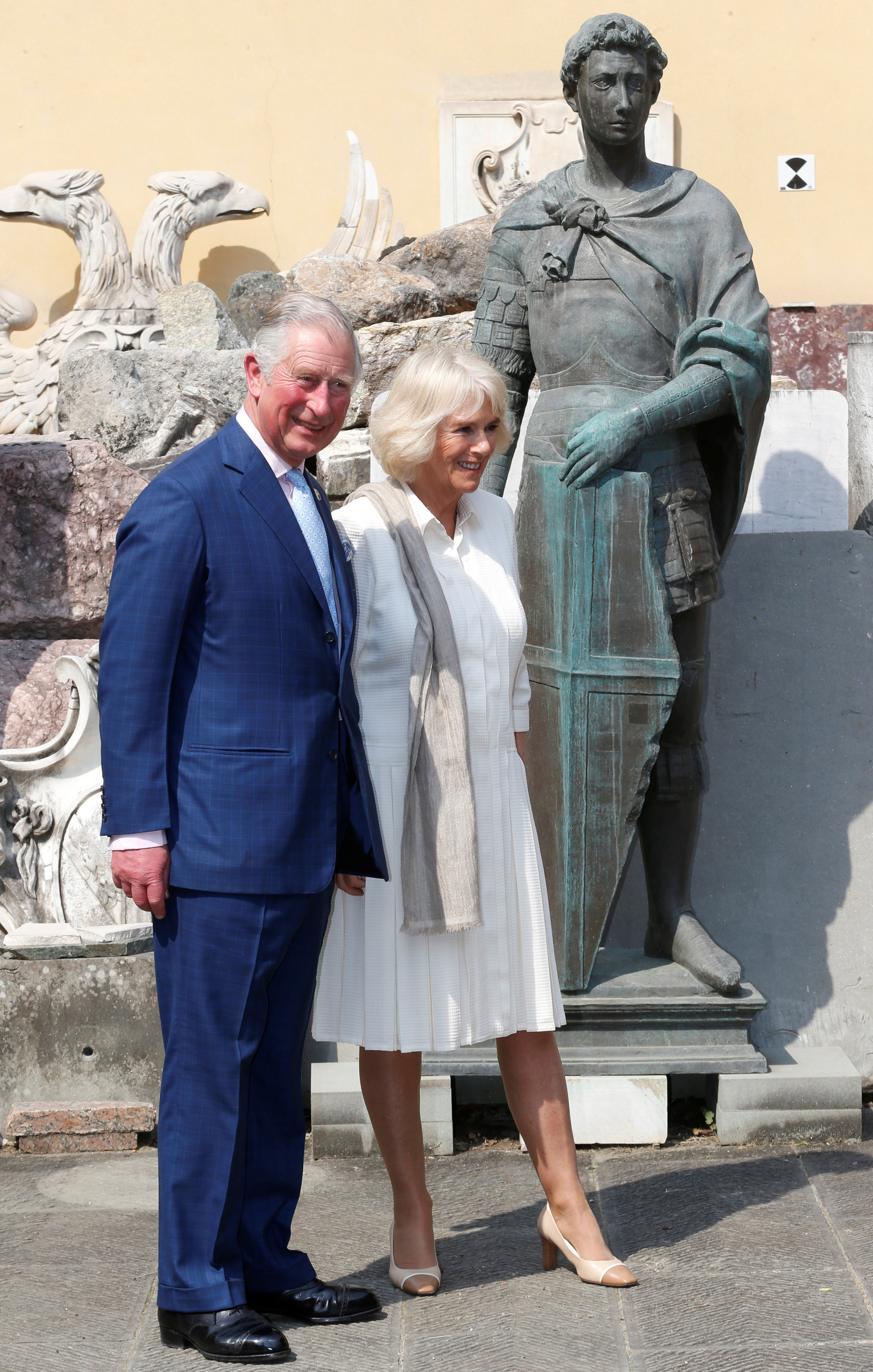 الأمير تشارلز وزوجته كاميلا دوقة كورنوول  وسط مدينة فلورنسا