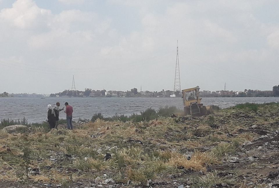               ازالة التعديات على نهر النيل بدسوق كفر الشيخ