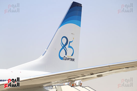 وزير الطيران يستقبل طائرة مصر للطيران الثالثة من طراز بوينج بمطار القاهرة (19)