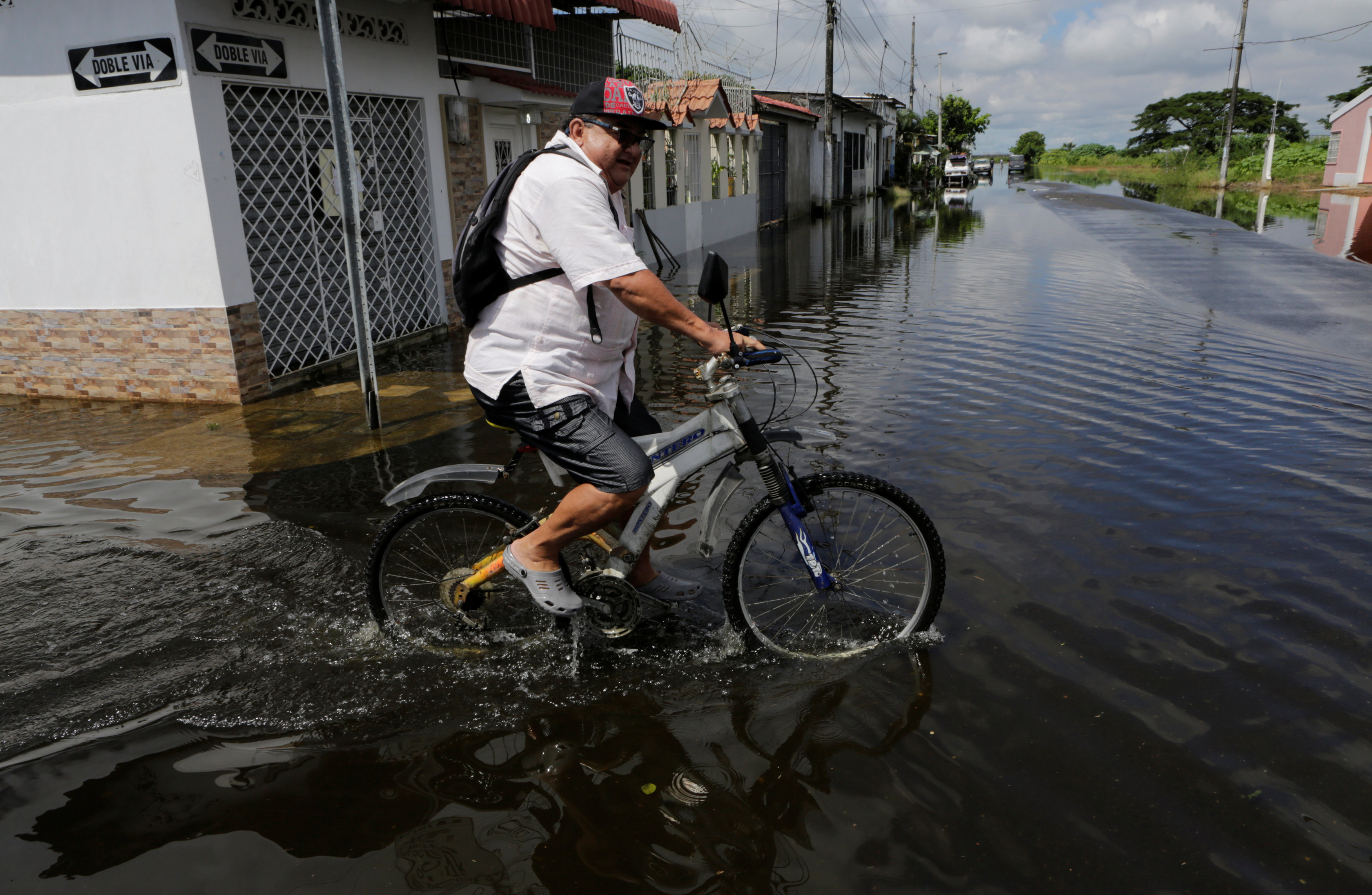 فيضانات عارمة تجتاح الإكوادور