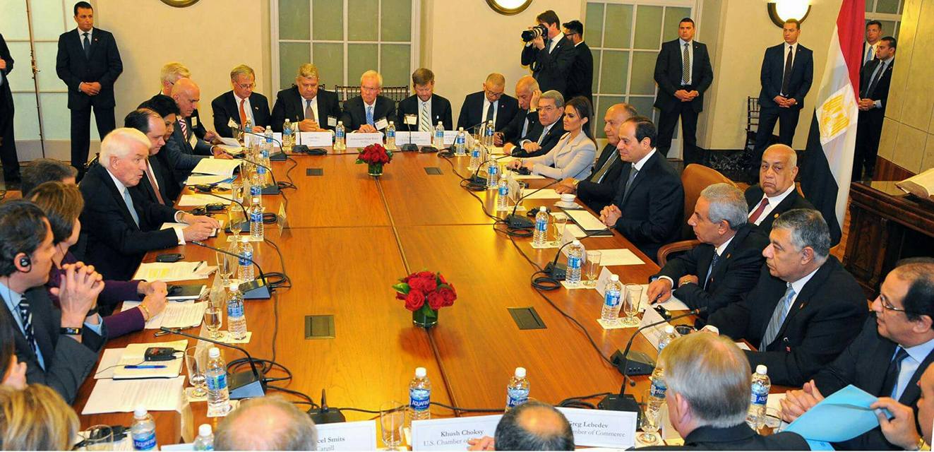 لقاء الرئيس مع رئيس غرفة التجارة الامريكية (2)