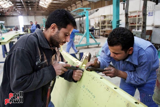 العاملين فى مصنع الطائرات التابع للهيئة العربية