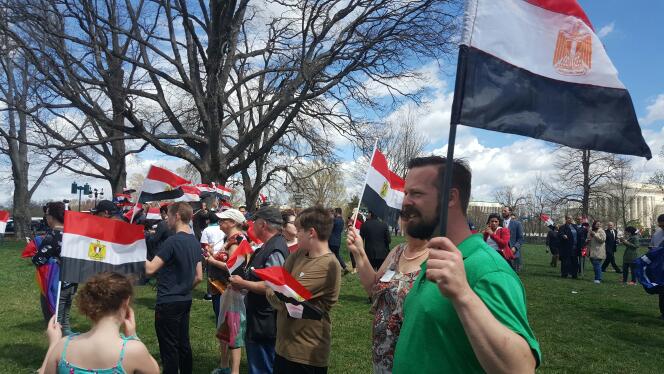أطفال أمريكا يحملون الأعلام المصرية أمام الكونجرس (4)