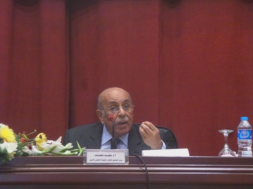 مفيد شهاب خلال الندوة