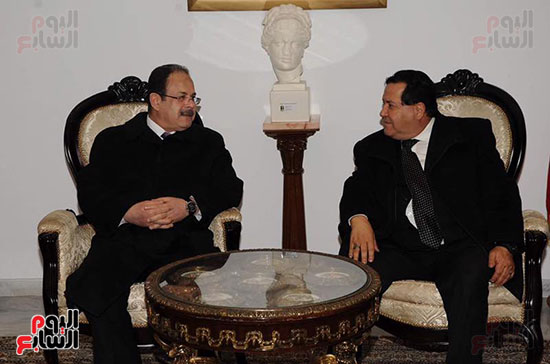 صور مجدى عبد الغفار بعد وصوله تونس للمشاركة بمجلس وزراء الداخلية العرب (2)