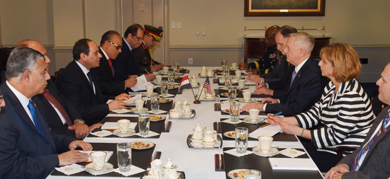السيسي ووزير الدفاع الأمريكي يؤكدان تطلعهما لتعزيز العلاقات العسكرية بين البلدين
