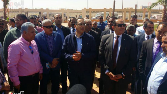 وزير الإسكان يتفقد حديقة الفردوس