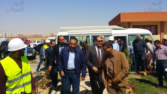 مصطفى مدبولى يتفقد حديقة الفردوس