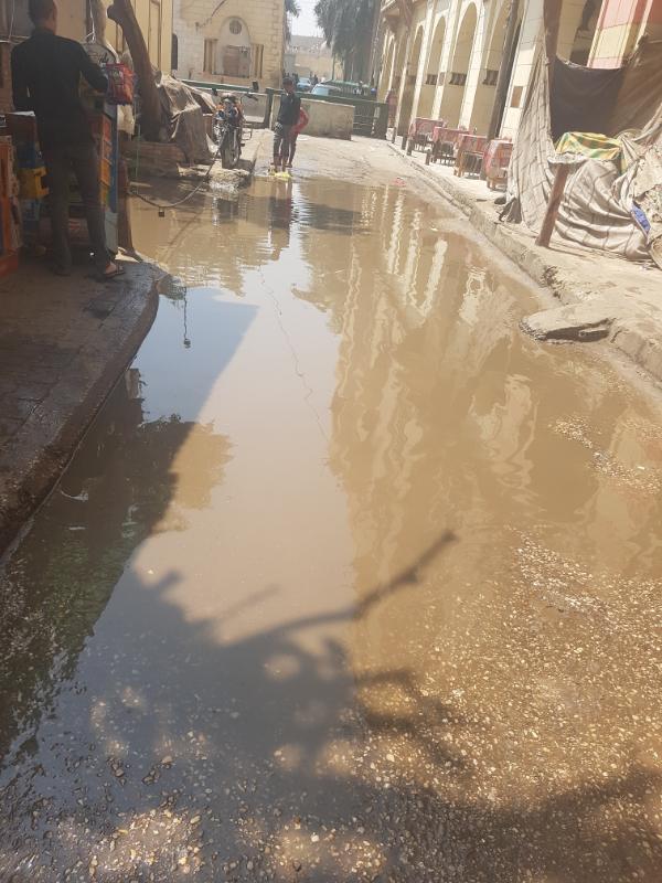 غرق شارع حسن العدوى بمياه الصرف الصحى