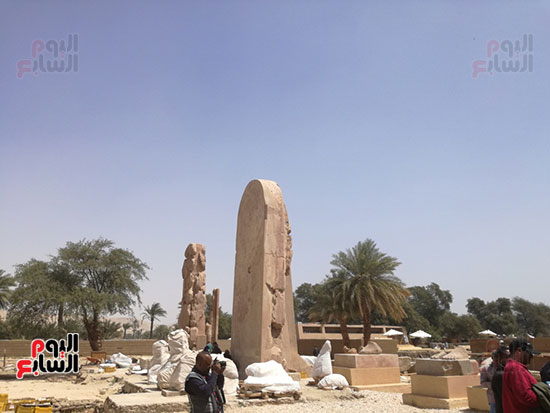  جانب من تركيب القطع الأثرية بمعبد امنحتب لافتتاحه خلال الفترة المقبلة