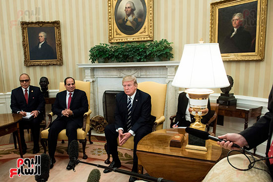 5--لقاء-السيد-الرئيس-مع-الرئيس-ترامب-في-البيت-الأبيض-(29)