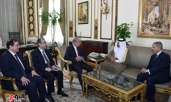 شريف إسماعيل رئيس الوزراء يلتقى وزير الطاقة السعودى خالد الفالح (2)