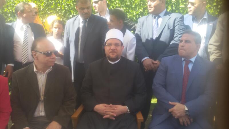 محافظ القاهرة ووزير الأوقاف بحفل يوم اليتيم  بحديقة الأزهر