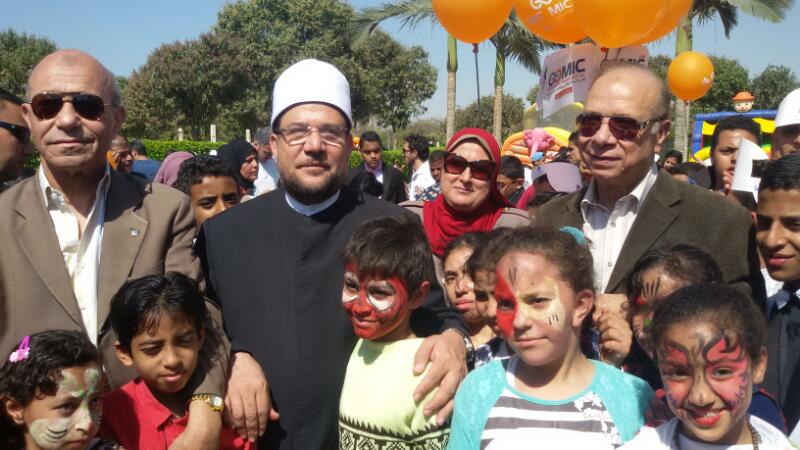 جانب من مشاركة وزير الأوقاف ومحافظ القاهرة حفل يوم اليتيم
