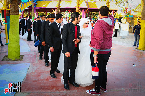 حفل زفاف جماعى لـ 104عريس وعروسة من الأيتام فى دريم بارك (13)