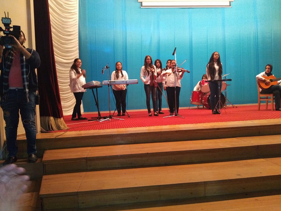 كلية النصر للبنات تحتفل عيد العلم