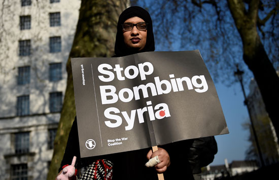 احتجاجات وسط لندن ضد القصف الأمريكى لسوريا