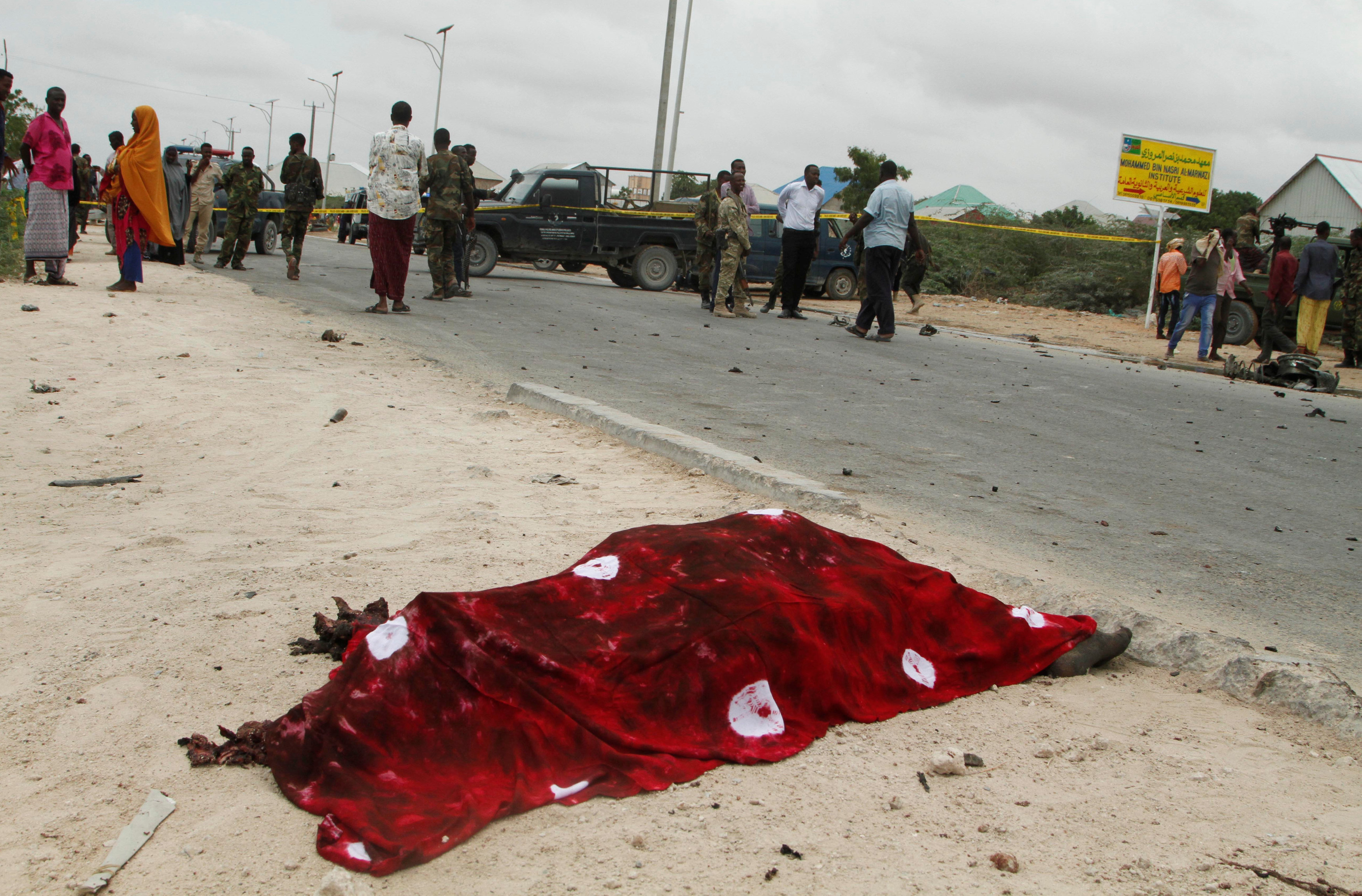 احدى ضحايا انفجار الصومال