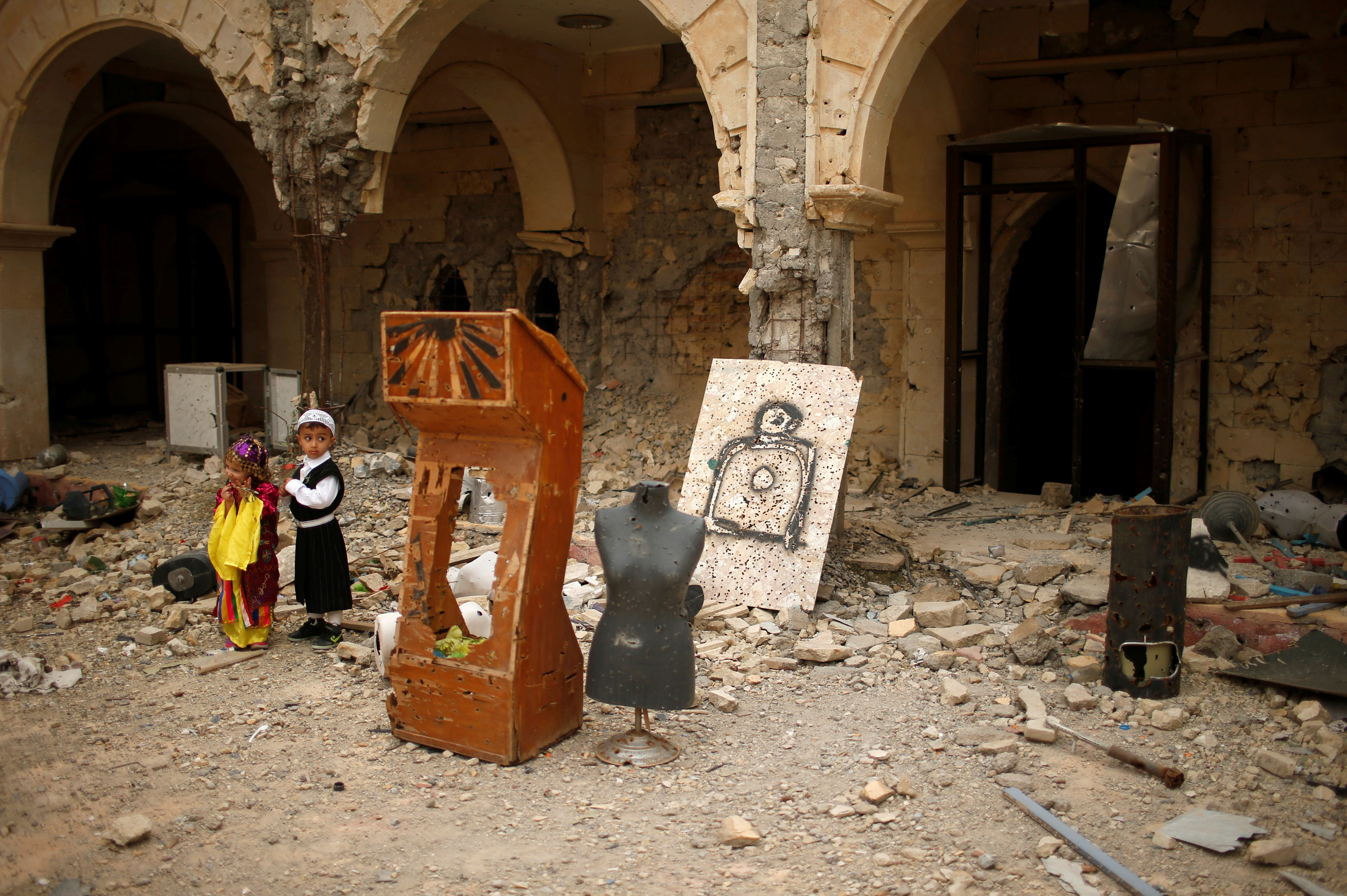 مسيحيو العراق يختفلون بأعيد