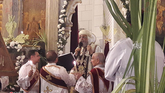  البابا خلال الصلاة