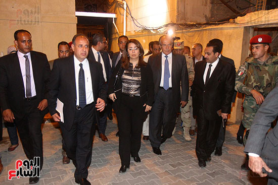 وزيرا الصحة والتضامن الاجتماعى فى زيارة لمصابى تفجير الإسكندرية (45)