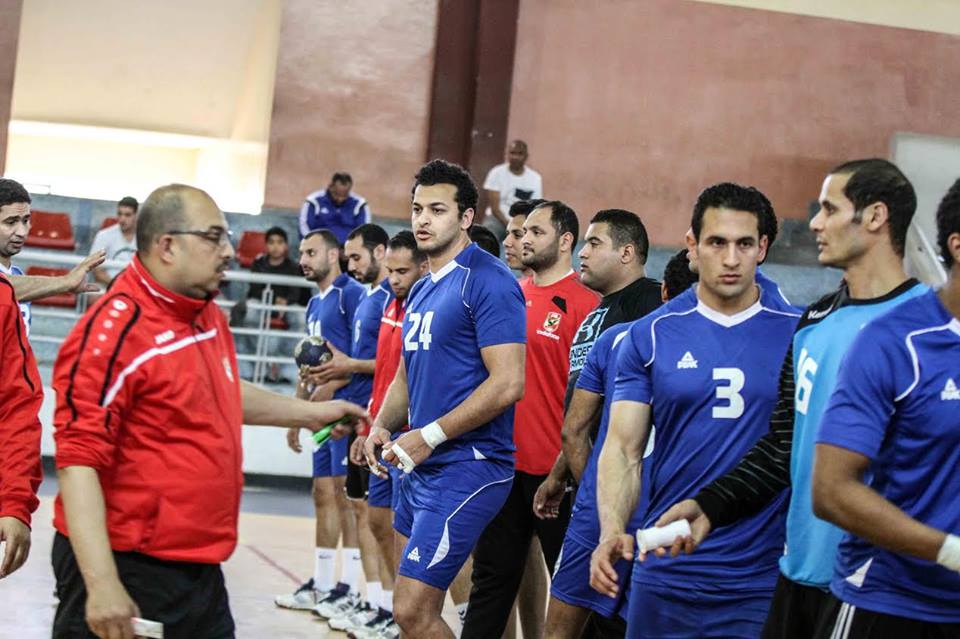 يد الاهلى