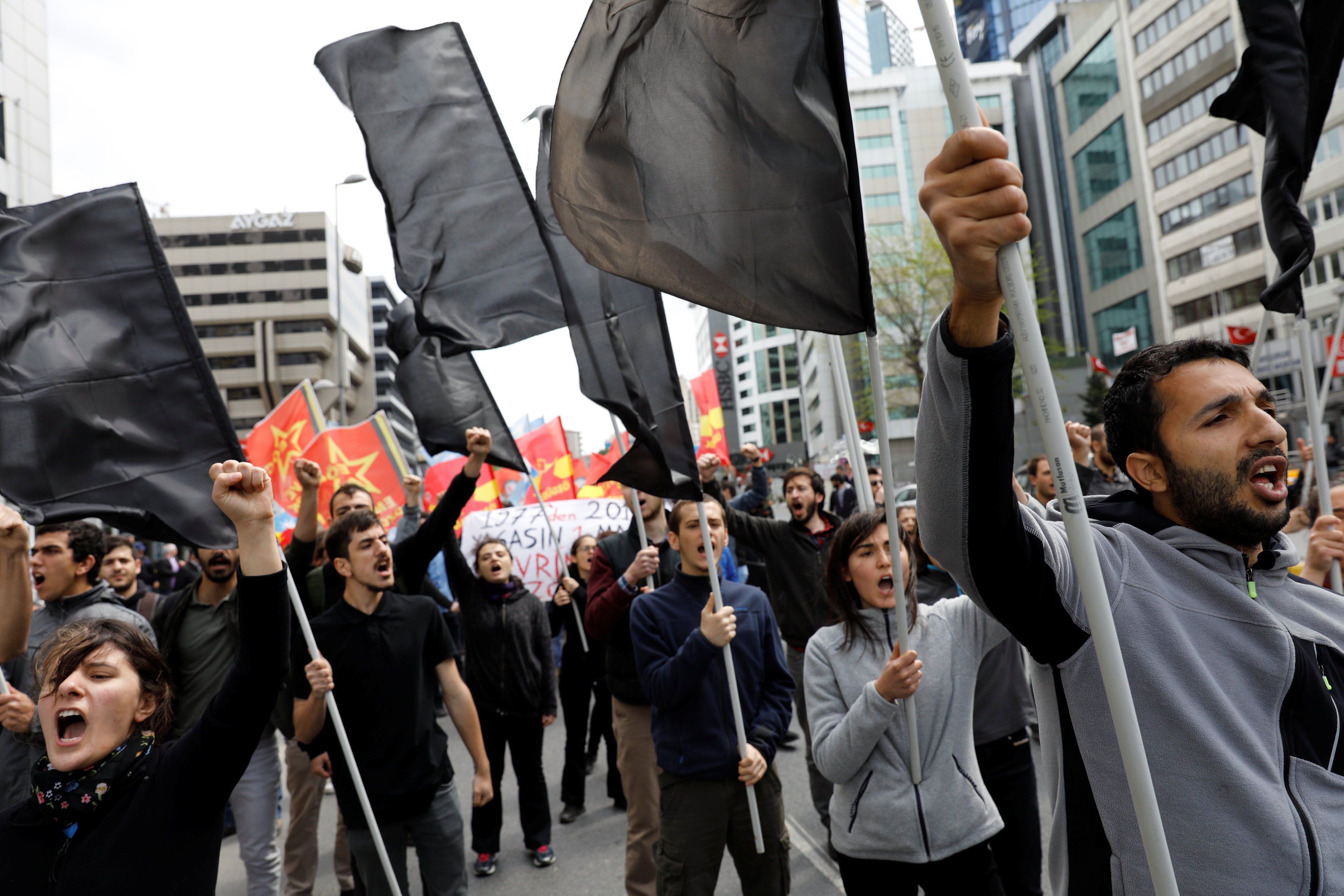مسيرة عيد العمال فى إسطنبول