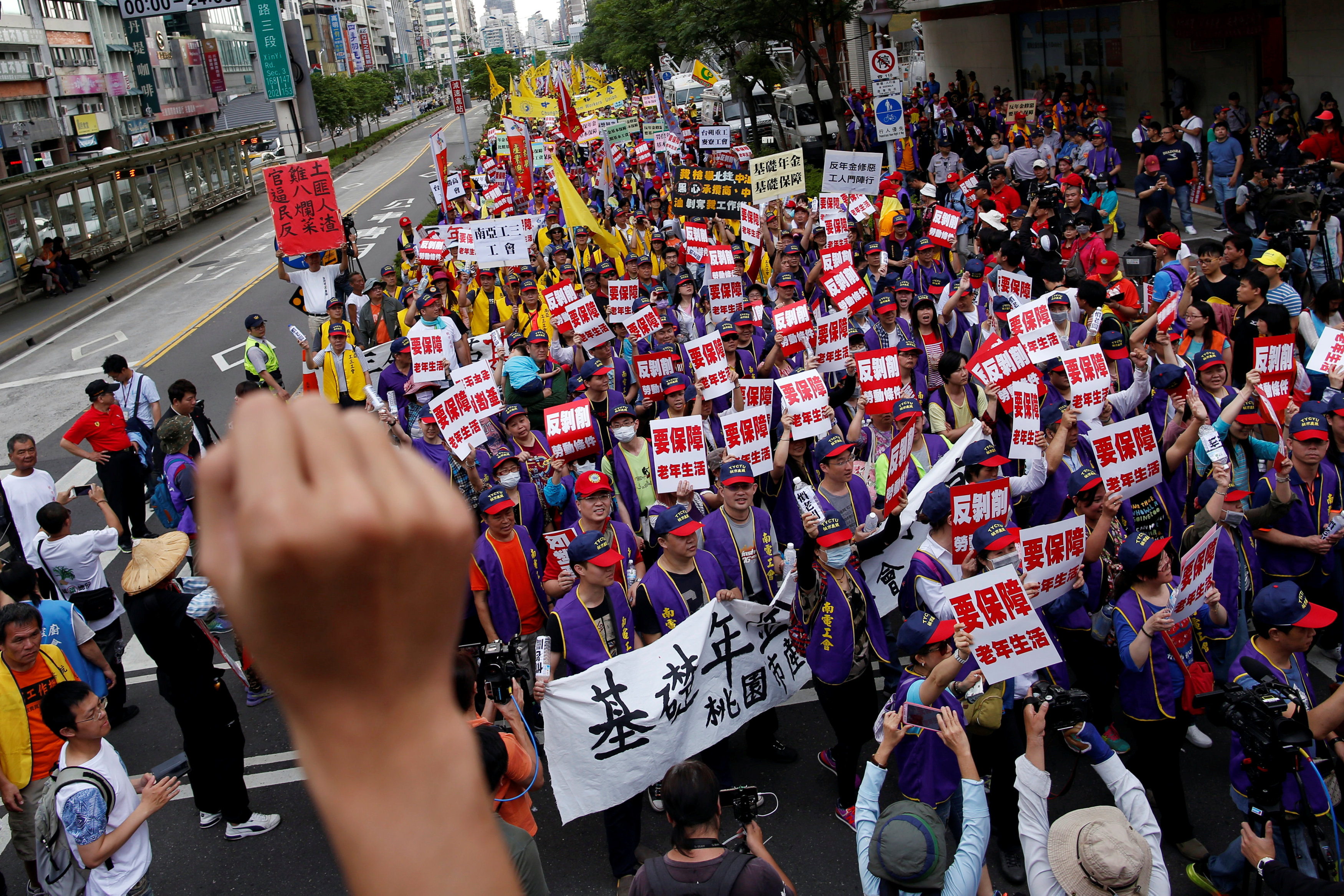 احتجاج يوم العمال بتايوان للتعبير عن عدم رضاهم عن سياسات الحكومة