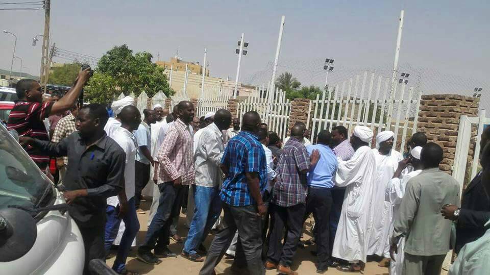 اقتحامات اتحاد الكرة السوداني